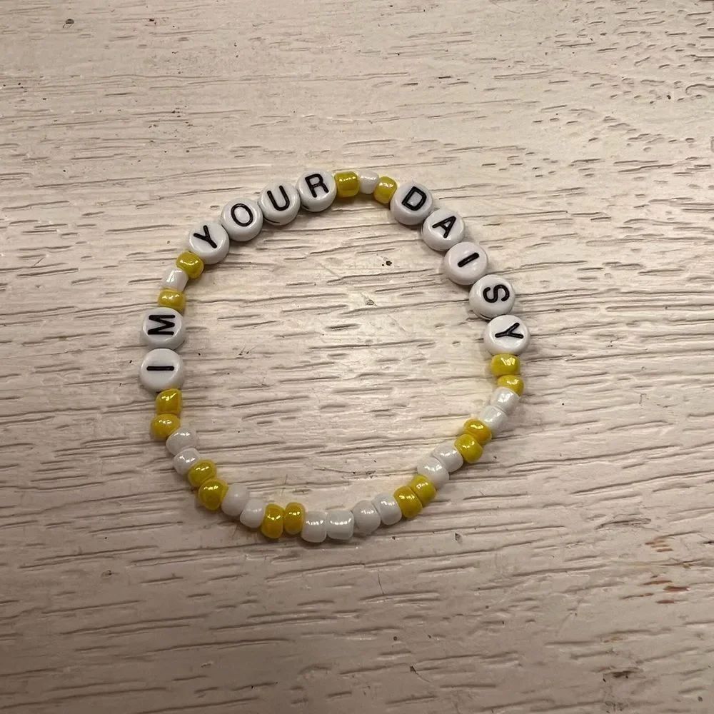 Taylor Swift Friendship Bracelet